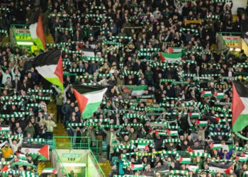 Селтик заблокировал абонементы 200 фанатов, которые поддержали Палестину