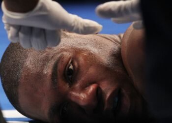 Потерял сознание и рухнул лицом в канвас. Реванш после спорного боя был близок к трагедии