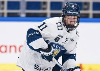 Сборная Швеции U18 победила Финляндию U18 на Кубке Глинки/Гретцки, отыгравшись с 2:5