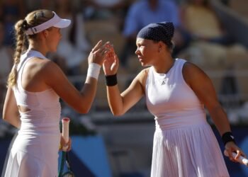 Фото: счастливые Мирра Андреева и Диана Шнайдер на торжественном ужине перед Итоговым