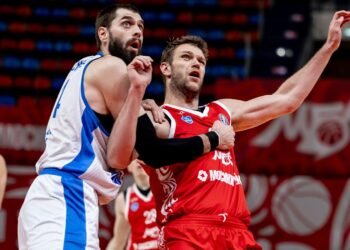 Сочные хайлайты и яркая игра. Чем закончился самый русский матч в Единой лиге?