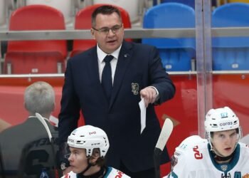 Андрей Назаров высказался о последних трансферных новостях в КХЛ, связанных с вратарями