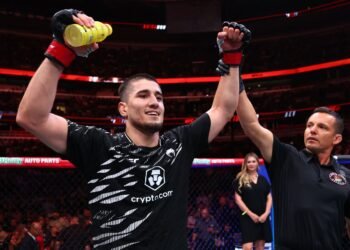 Новый Чимаев заставляет нервничать. Но у Сусуркаева очередной яркий финиш в UFC!