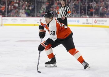 «Филадельфия» дома проиграла «Калгари». Мичков, Замула и Гребёнкин не набрали очков