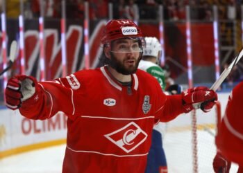 Каменский высказался о сокращении срока дисквалификации форварда Ивана Морозова