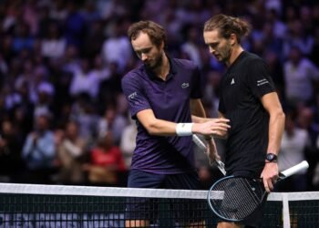 «Никогда не видел ничего подобного». Даниил Медведев выложил пост после поражения Звереву