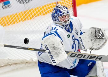 «Сибирь» заключила пробный контракт с вратарём Константином Волковым