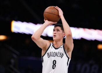 Тренер «Бруклина» не доверил важные минуты Егору Дёмину. Что произошло?
