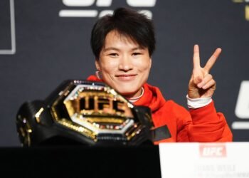 От администратора фитнес-зала до титула UFC — за шесть лет. Уникальный путь Вэйли Чжан