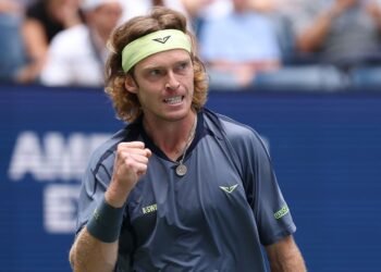 Андрей Рублёв с трудом обыграл Адриана Маннарино на Итоговом турнире UTS — 2025