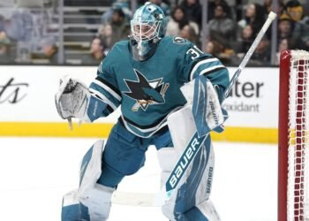 «Даллас» уверенно обыграл «Сан-Хосе» в НХЛ, Аскаров отразил 20 бросков