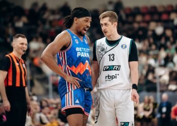 Дождались возвращения Единой лиги. И сразу — яркий камбэк от «Пармы» в игре с «Пари НН»!