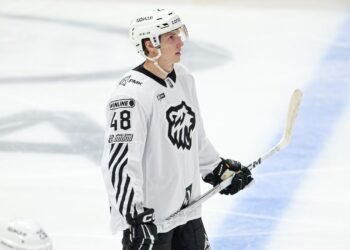 Коромыслов высказался о первой заброшенной шайбе в сезоне и поражении от «Ак Барса»