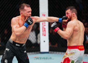 Пётр Ян победил Двалишвили! Чемпионский пояс возвращается в Россию!