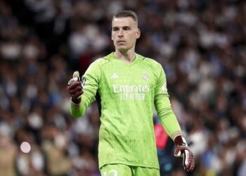 Украинский вратарь Лунин решил покинуть мадридский "Реал": СМИ узнали причину