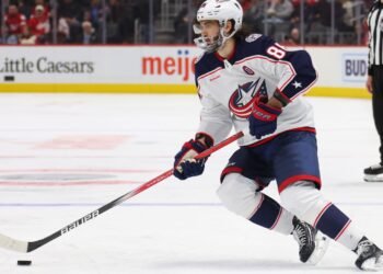 Гол и передача Марченко помогли «Коламбусу» обыграть дома «Ванкувер» в НХЛ