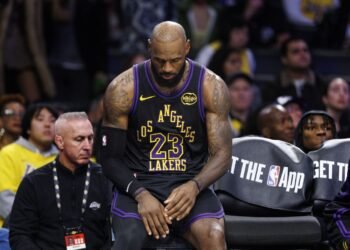 Ещё один пропуск — и Леброн Джеймс рискует прервать свою солидную серию. Какую?