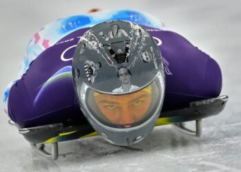 Гераскевич напомнил миру об убитых РФ атлетах с помощью портретов на шлеме: Зеленский поблагодарил украинского спортсмена