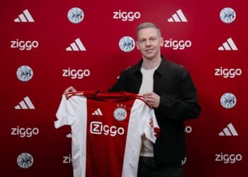 Стало известно, когда Зинченко может дебютировать за «Аякс»