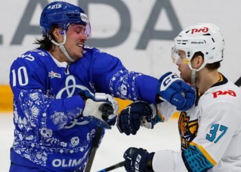 Дубль Комтуа помог московскому «Динамо» крупно победить дома ХК «Сочи»