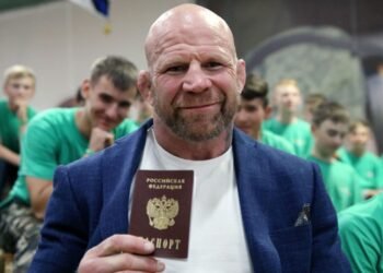 «Устаю в правительстве». Чем занимается Джефф Монсон на пенсии