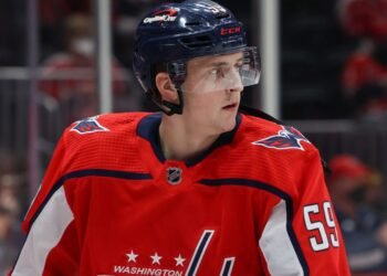 «Это был не лучший мой бросок». Алексей Протас — о голе в меньшинстве в ворота «Флайерз»