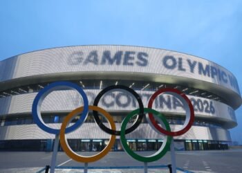 Фото: незасчитанный гол сборной Словакии в матче олимпийского турнира с командой Швеции