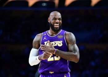 НБА увидела историю. Леброн Джеймс доказал, что в 41 можно удивлять — причём сильно!