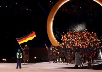Леон Драйзайтль пронёс флаг Германии на открытии Олимпийских игр 2026 года