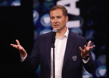 Морозов: КХЛ обсудит с ФХР календарь в случае допуска до международных турниров