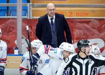 «Мы очень сильно зависим от игры вратарей». Десятков — о разгромном поражении «Лады»