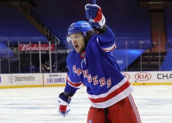 «Наконец-то всё закончилось». Главный тренер «Рейнджерс» — об уходе Панарина