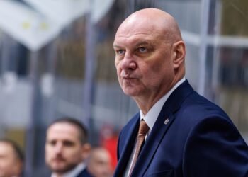 «Наверное, решили, что соперник поднимет лапки». Тренер «Амура» о поражении от «Трактора»