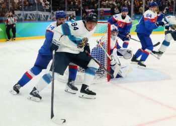 Сборная Финляндии по хоккею стала третьей на Олимпиаде, разгромив Словакию