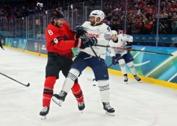 Сборная Канады забросила 10 шайб и разгромила Францию на ОИ-2026
