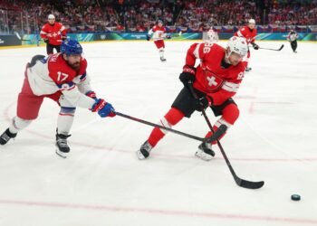 Сборная Швейцарии обыграла Чехию в овертайме и заняла второе место в группе А