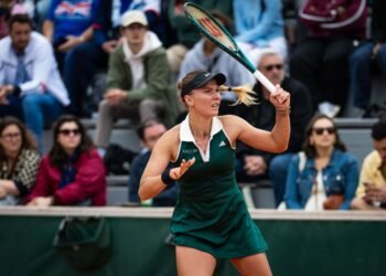 Селехметьева и Захарова вышли в четвертьфинал турнира в Остине в парном разряде