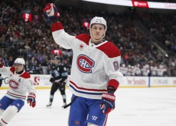 Шефер – главный претендент на «Колдер Трофи» по версии ESPN, Демидов в тройке лидеров