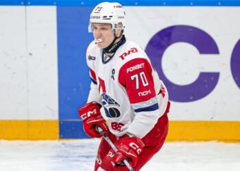 Сурин: мышиная история из «Локомотива» — четыре месяца мне кто-то резал ленту на клюшке