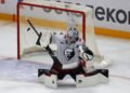 Вратарь «Нефтехимика» Долганов сделал красивый сейв в матче с «Салаватом Юлаевым»