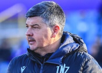 Наставник ЛНЗ устроил разнос команде в перерыве матча с «Рухом»