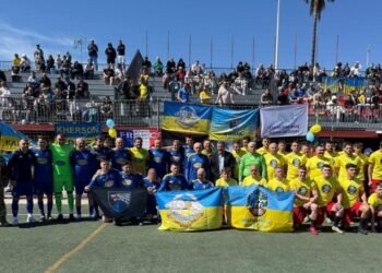 Гала-матч в Валенсии: звезды сборной Украины, спецназовцы и украинцы со всей Европы