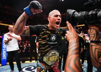 Перейра снова переписывает историю. Бразилец — главная суперзвезда UFC прямо сейчас