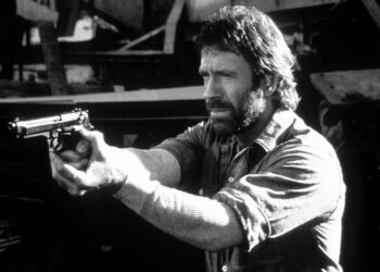 Мы думали, что он победит даже смерть. Умер Чак Норрис