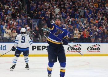 Гол Бучневича помог «Сент-Луису» обыграть «Каролину»