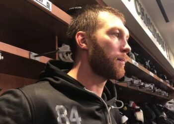 Гол Гаврикова и 29 сейвов Шестёркина помогли «Рейнджерс» уверенно победить «Торонто»