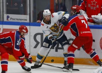 Канадский форвард «Сочи» Биттен рассказал, как учит русский язык