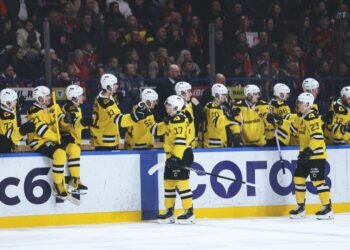 Кто выиграет серию первого раунда плей-офф КХЛ «Северсталь» — «Торпедо»?