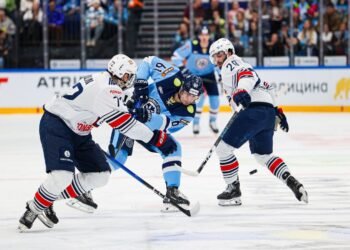 «Металлург» победил «Сибирь» в овертайме благодаря голу Барака