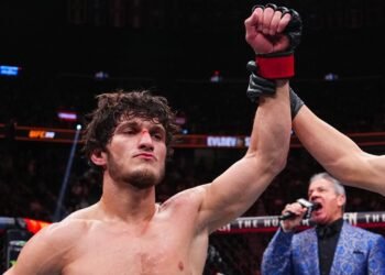 Снова без финиша, зато с победой! Евлоев одолел ранее непобеждённого британца